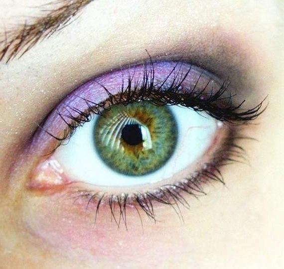 Макияж глаз с использованием сливового и фиолетового оттенков