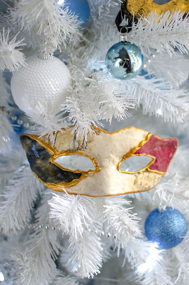 Создаем из кусочка кожи карнавальную маску «Весь мир — театр...», фото № 13