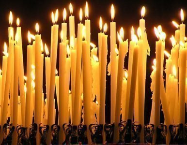 Обряд с церковными свечами