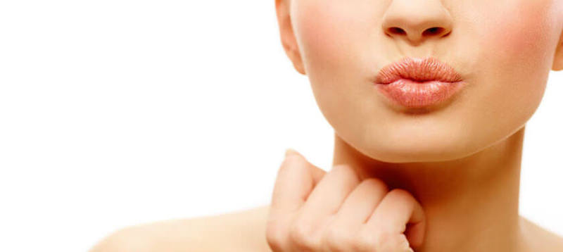 Омолаживающие упражнения для губ, которые избавят от опущеных уголков 