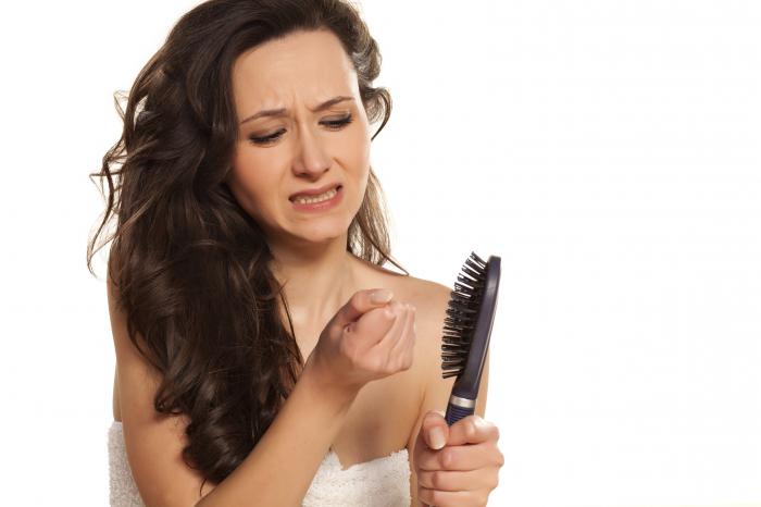 Причины выпадения волос у девушек