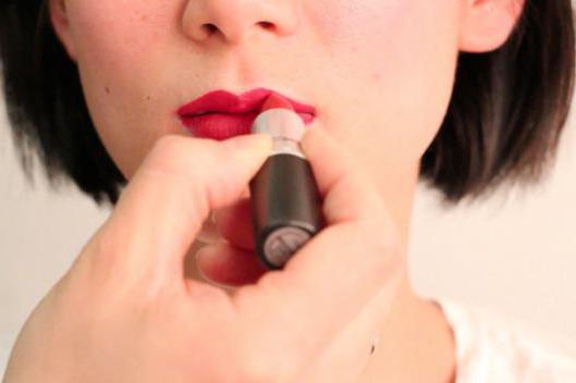 как пользоваться бесцветным карандашом для губ