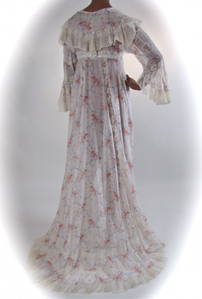 Antique_Gowns_0615_Salon_of_The_Dames_2012