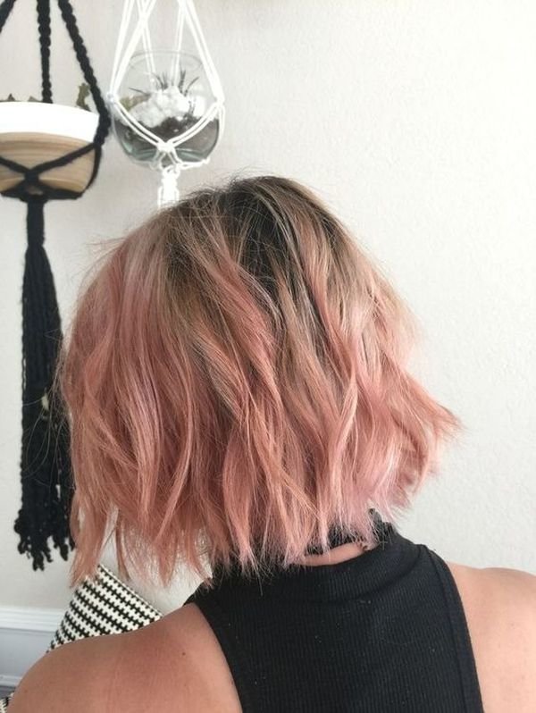 розовое омбре на коротких волосах
