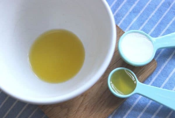 Маска из соды для лица с соком лимона и мёдом