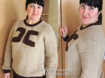 Женский свитер, связанный спицами английской резинкой