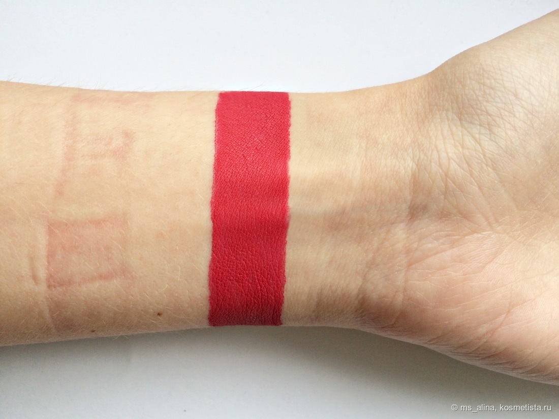 Relouis True Matte Complimenti в оттенка 01, 03 и 05