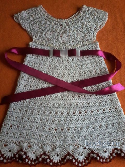 Вязаное платье для девочки 3-4 лет. Работа Оксаны