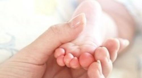 Облазит кожа на пальцах ног у ребенка. У ребенка облазит кожа на ногах: основные причины