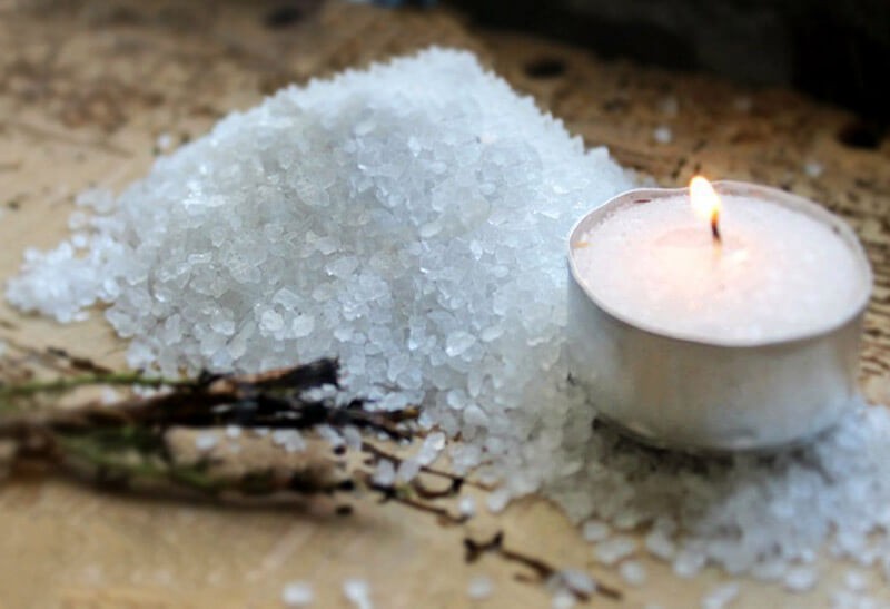 Ритуал от порчи с солью