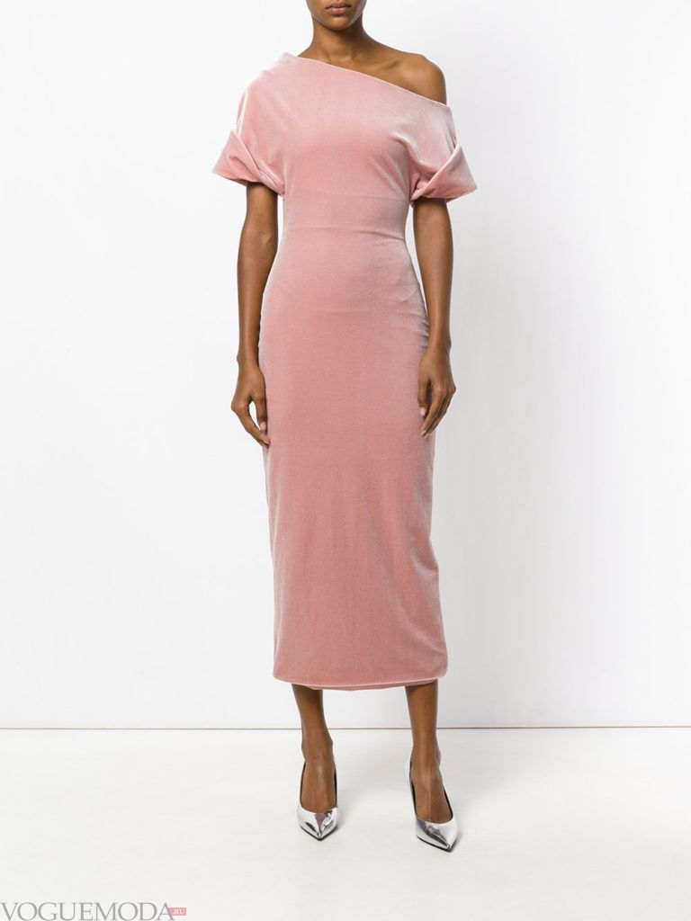розовое бархатное асимметричное платье