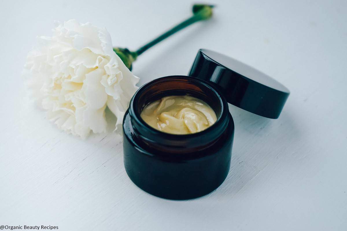 DIY Face Moisturizer with Royal Jelly